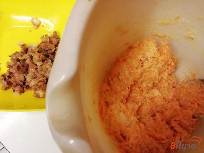 Фото приготовление рецепта: Котлеты морковные с куриной печенью шаг №3