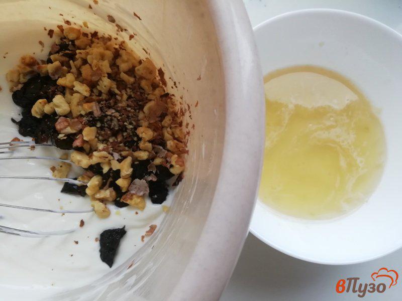 Фото приготовление рецепта: Сливочное желе с черносливом и орехами шаг №3