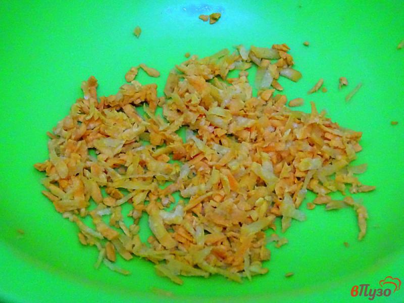 Фото приготовление рецепта: Салат из капусты, огурца и помидоров шаг №2