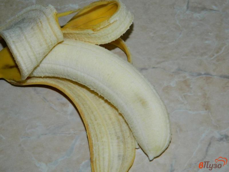 Фото приготовление рецепта: Бананово-апельсиновый смузи шаг №2