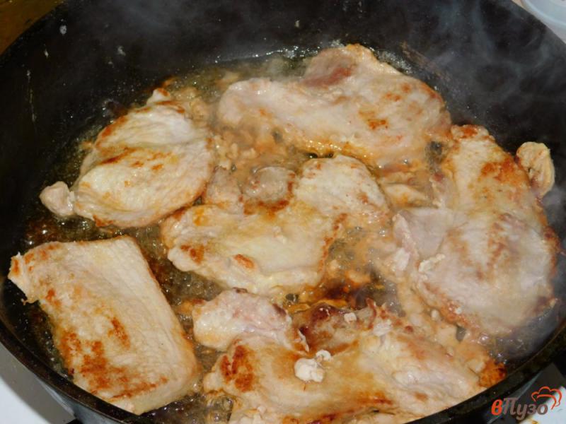 Фото приготовление рецепта: Свинина в сливочно-грибном соусе шаг №1
