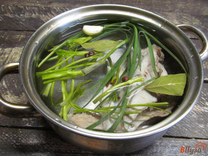 Фото приготовление рецепта: Капустный суп на курином бульоне шаг №1