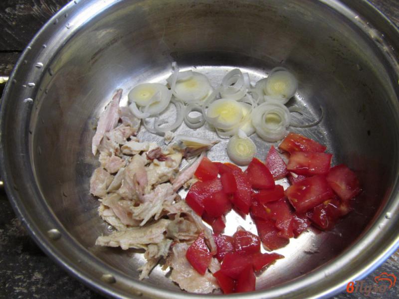 Фото приготовление рецепта: Капустный суп на курином бульоне шаг №2