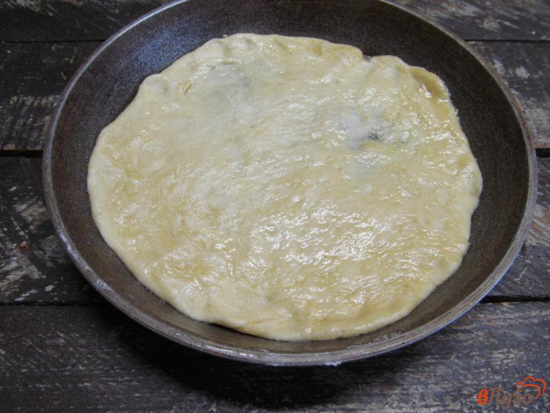 Фото приготовление рецепта: Пицца с моцареллой и розмарином шаг №4