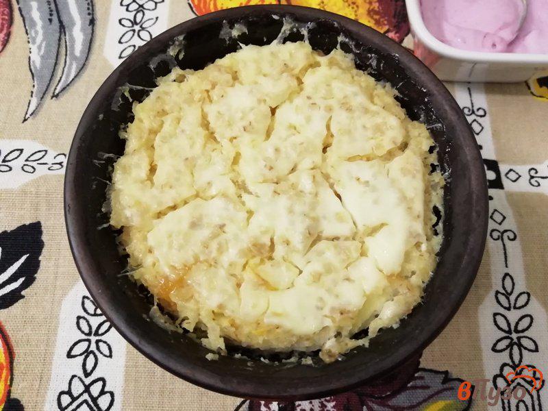 Фото приготовление рецепта: Ячневая каша, запечённая с творогом, яблоком и курагой шаг №4