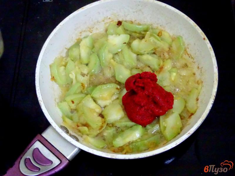 Фото приготовление рецепта: Рагу из кабачков с фасолью шаг №4