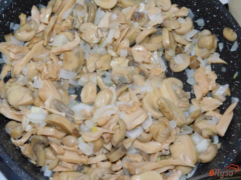 Фото приготовление рецепта: Рулеты из свинины с грибной начинкой на углях шаг №2