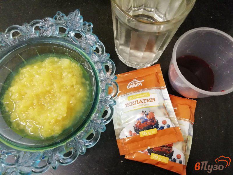 Фото приготовление рецепта: Желе айвово-лимонное с вишнёвым соком шаг №1