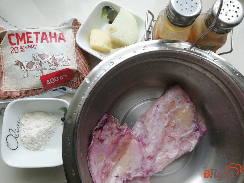Фото приготовление рецепта: Кальмар в сметанном соусе шаг №1