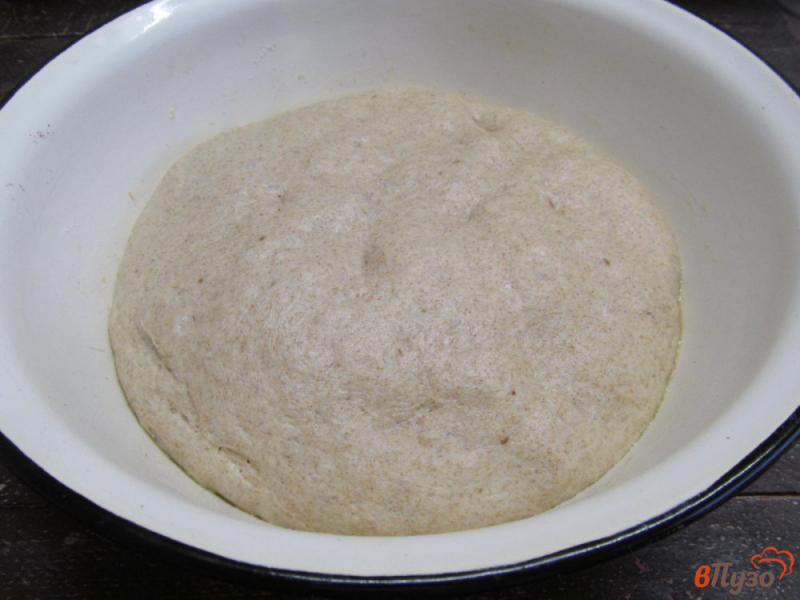 Фото приготовление рецепта: Ржано-пшеничный хлеб с тмином шаг №7