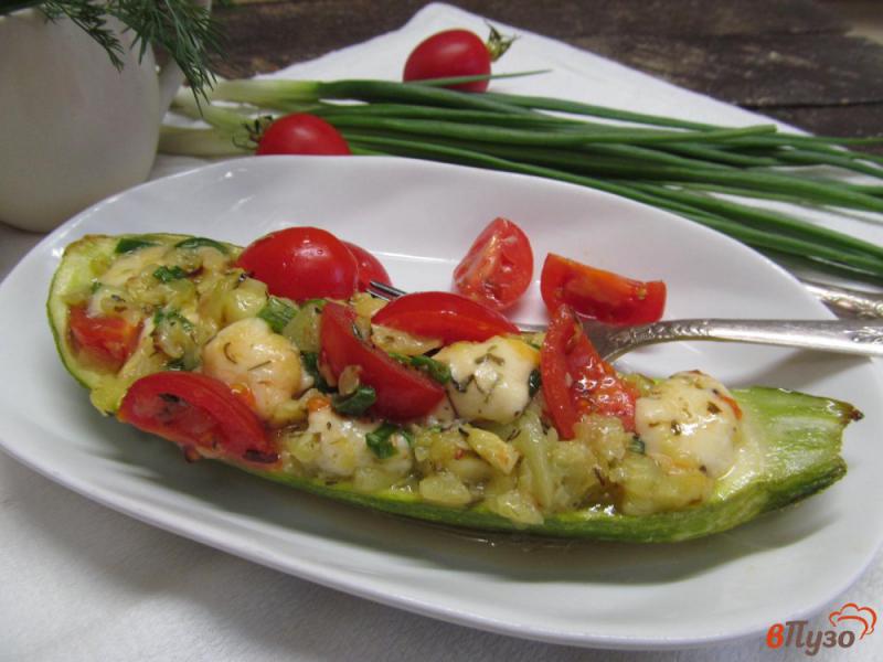 Фото приготовление рецепта: Фаршированные кабачки сыром и помидором черри шаг №6