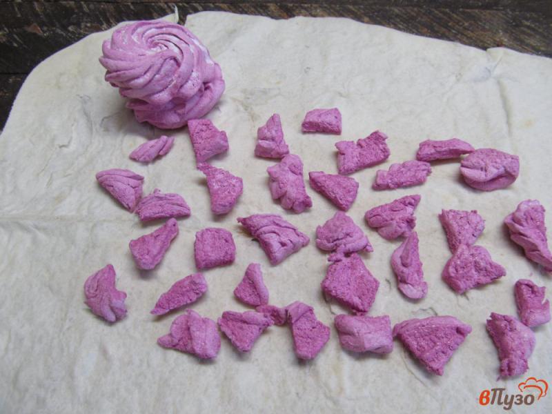 Фото приготовление рецепта: Десертный рулет из лаваша с зефиром и творогом шаг №1