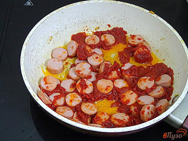 Фото приготовление рецепта: Фасолевый суп с сосисками и перцем шаг №6