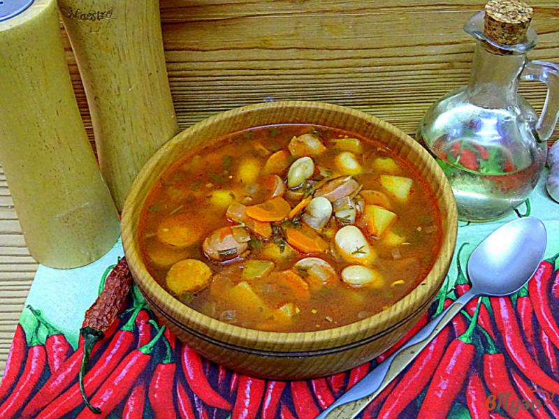 Фото приготовление рецепта: Фасолевый суп с сосисками и перцем шаг №9