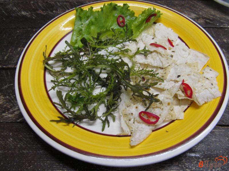 Фото приготовление рецепта: Салат с рукколой и яйцом-пашот шаг №5