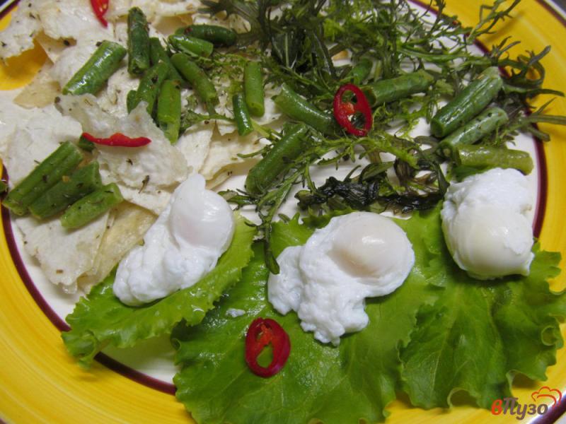 Фото приготовление рецепта: Салат с рукколой и яйцом-пашот шаг №7