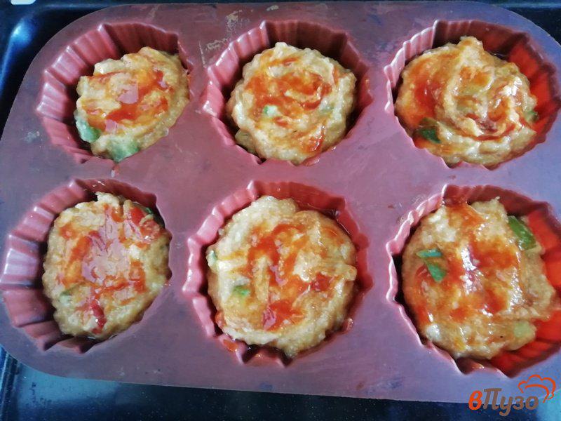 Фото приготовление рецепта: Мясные кексы с овощами шаг №3