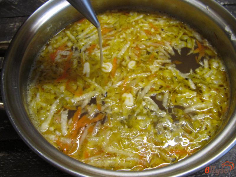 Фото приготовление рецепта: Куриный суп с клецками шаг №8
