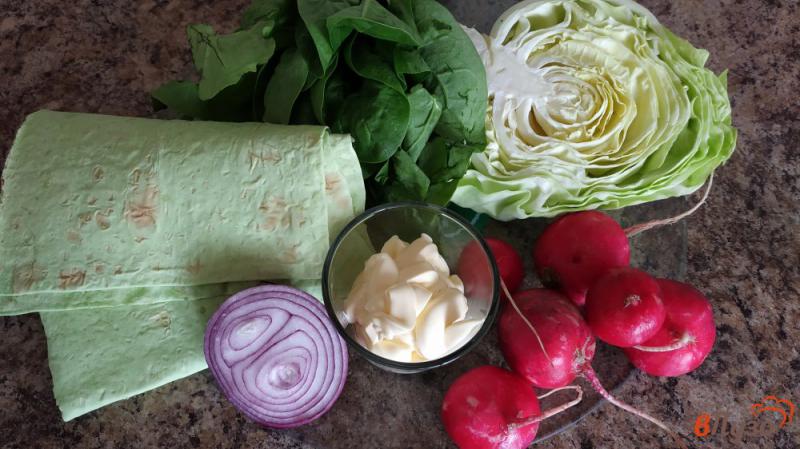 Фото приготовление рецепта: Лаваш с овощами шаг №1