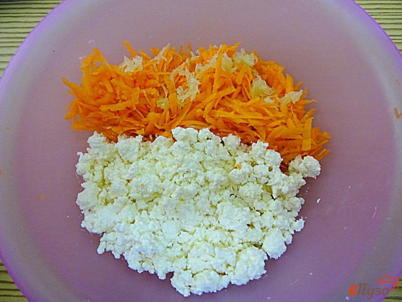 Фото приготовление рецепта: Салат с творогом и морковью шаг №4