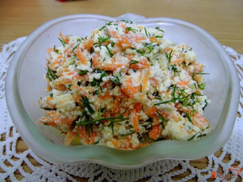 Фото приготовление рецепта: Салат с творогом и морковью шаг №7