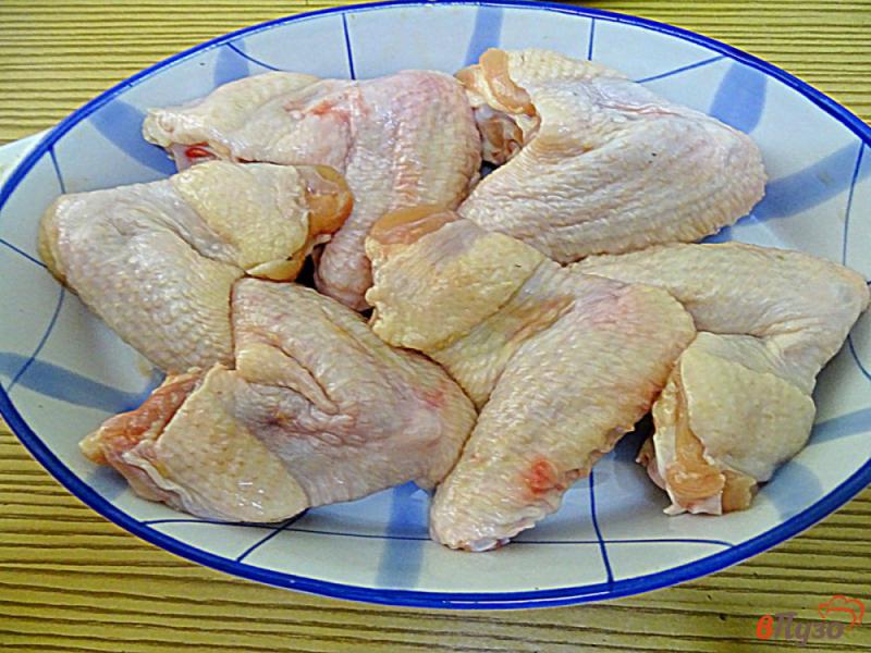 Фото приготовление рецепта: Куриные крылья в микроволовке шаг №4