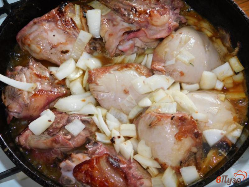 Фото приготовление рецепта: Куриные бедра в малиновом маринаде шаг №5