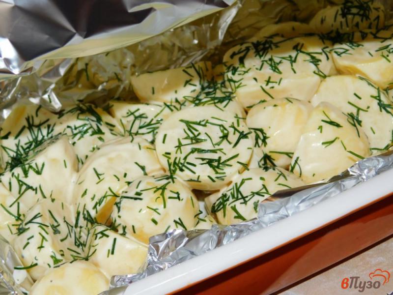 Фото приготовление рецепта: Картофель в горчичном соусе с укропом шаг №3