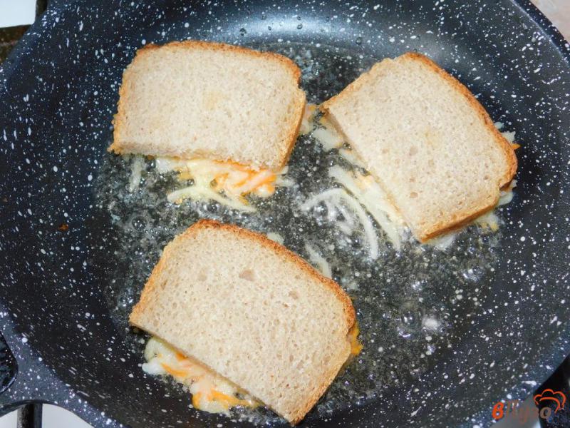 Фото приготовление рецепта: Горячие бутерброды с молодым картофелем шаг №3