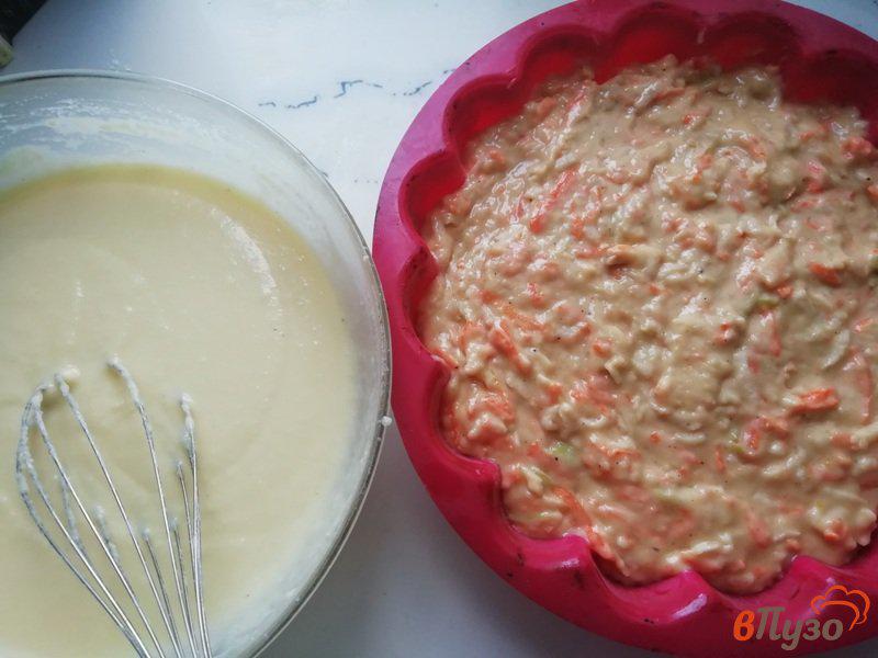 Фото приготовление рецепта: Морковно-яблочный пирог с маскарпоне шаг №3