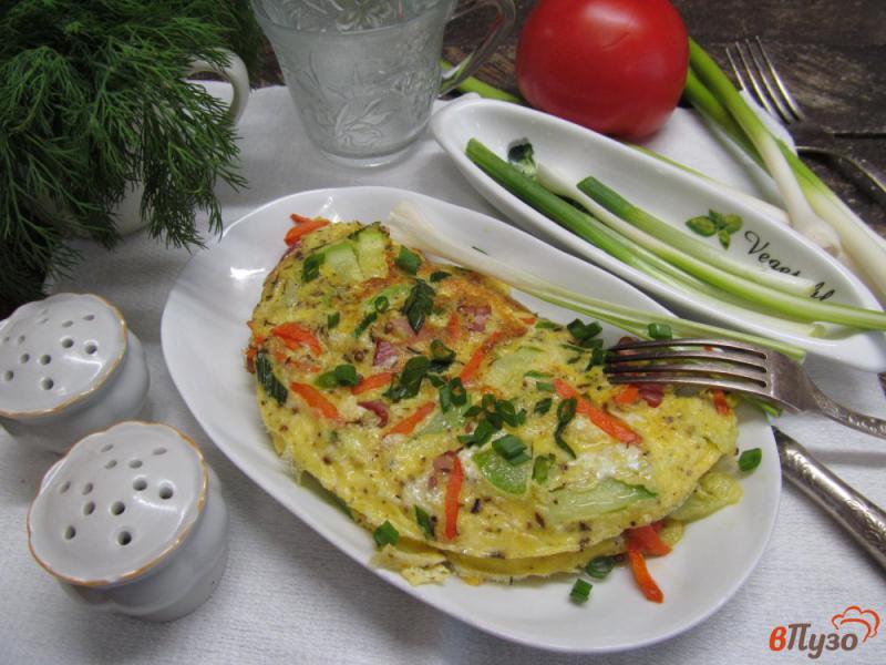 Фото приготовление рецепта: Жареные кабачки с яйцом и беконом шаг №9