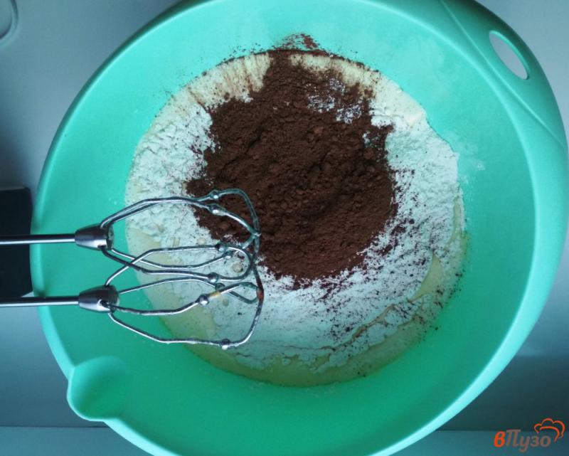 Фото приготовление рецепта: Капкейки шоколадные шаг №5