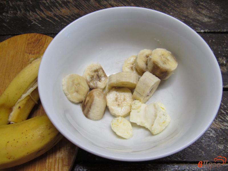 Фото приготовление рецепта: Каша перловая с бананами шаг №4