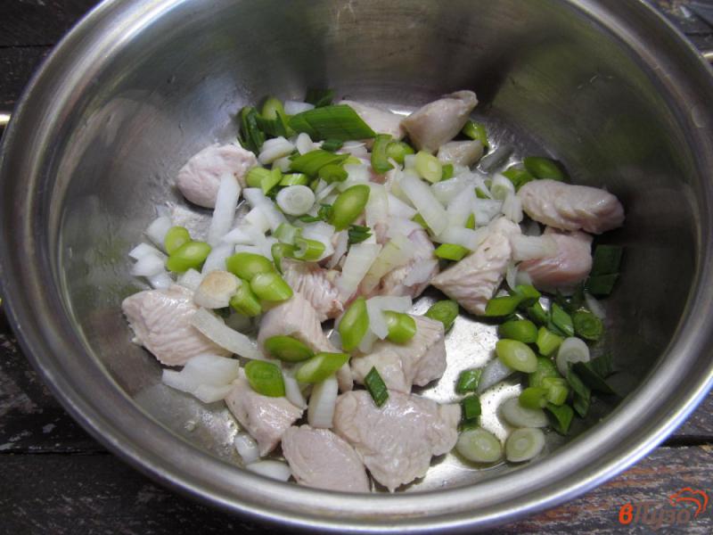 Фото приготовление рецепта: Суп из индейки с нутом шаг №2