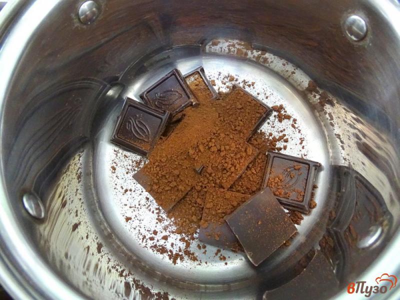 Фото приготовление рецепта: Шоколадно молочный коктейль шаг №3