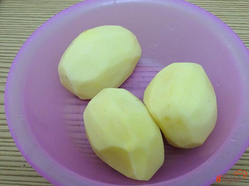 Фото приготовление рецепта: Картофель жареный с яйцом шаг №1