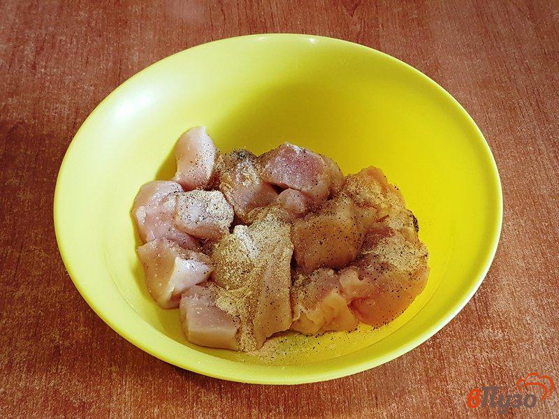 Фото приготовление рецепта: Курица в яблочном соке шаг №3