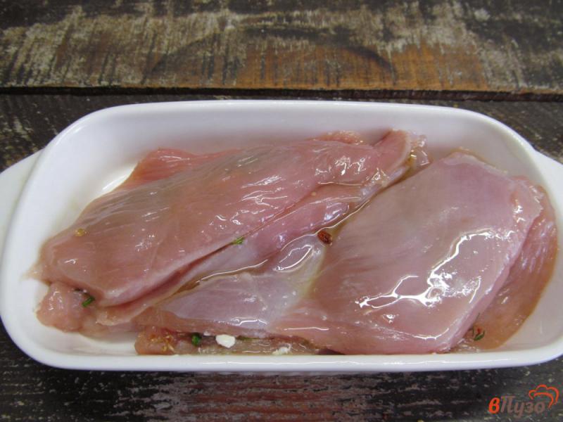 Фото приготовление рецепта: Запеченное филе индейки со шпинатом шаг №5
