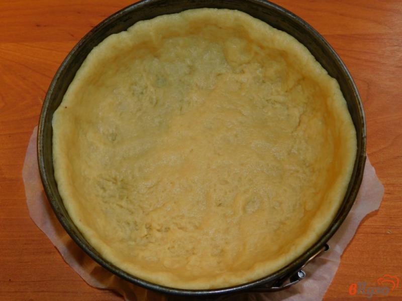 Фото приготовление рецепта: Пирог с курицей в сырной заливке шаг №1