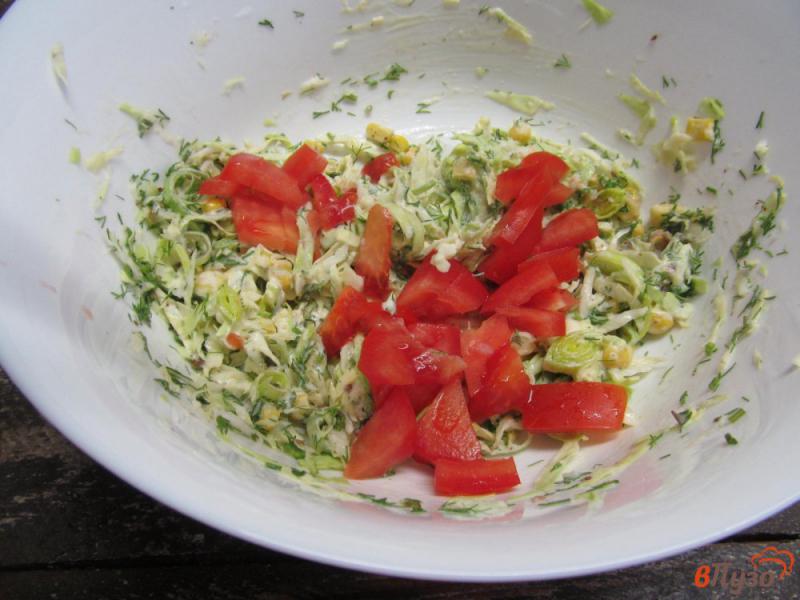 Фото приготовление рецепта: Овощной салат в хреновой заправке шаг №3