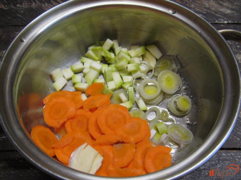Фото приготовление рецепта: Овощной суп с фасолью шаг №1