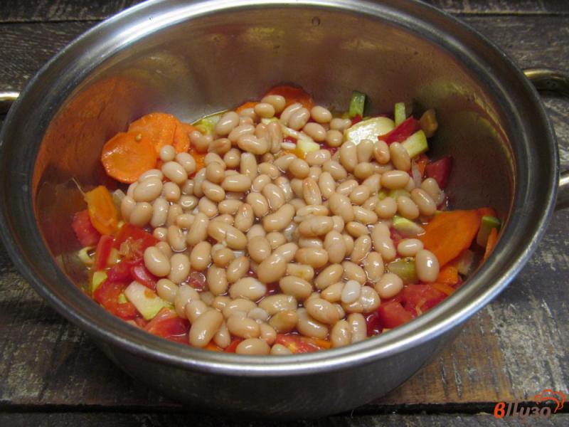 Фото приготовление рецепта: Овощной суп с фасолью шаг №3