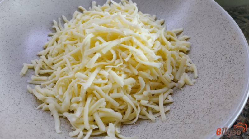 Фото приготовление рецепта: Картофель запеченный с сыром шаг №4