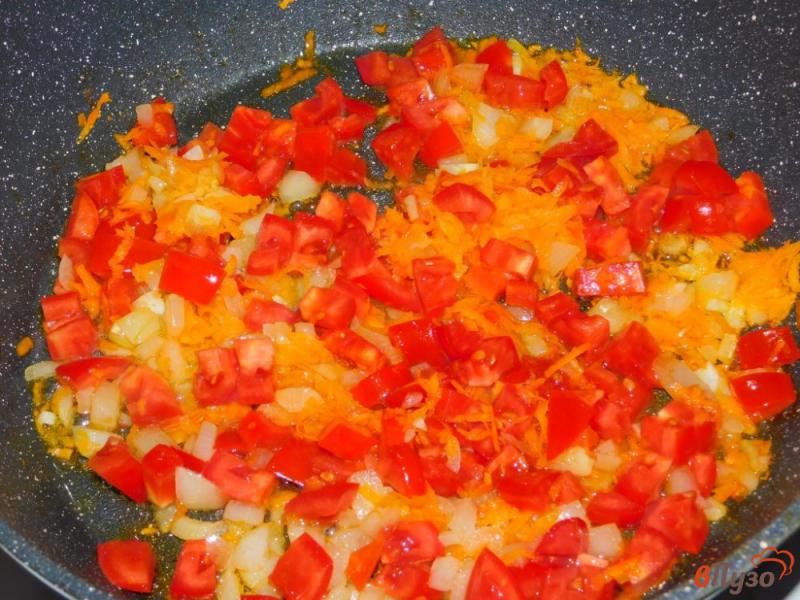 Фото приготовление рецепта: Рис с томатами на гарнир шаг №3
