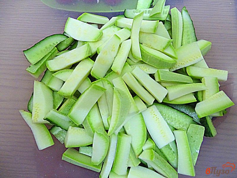 Фото приготовление рецепта: Малосольный салат шаг №4