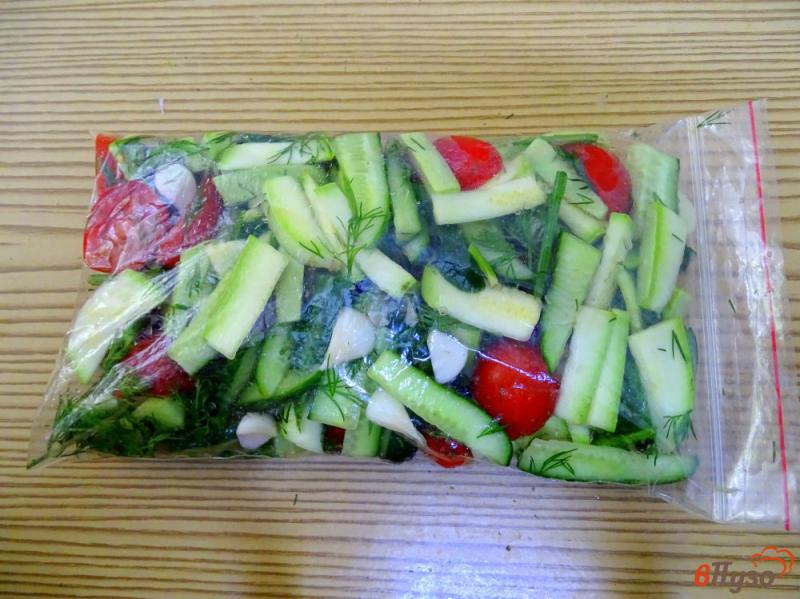 Фото приготовление рецепта: Малосольный салат шаг №8