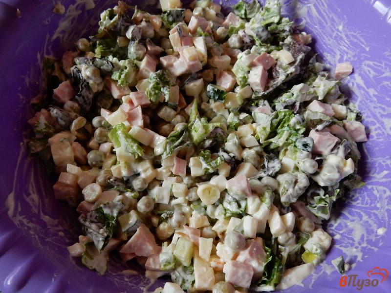 Фото приготовление рецепта: Овощной салат с колбасой шаг №6