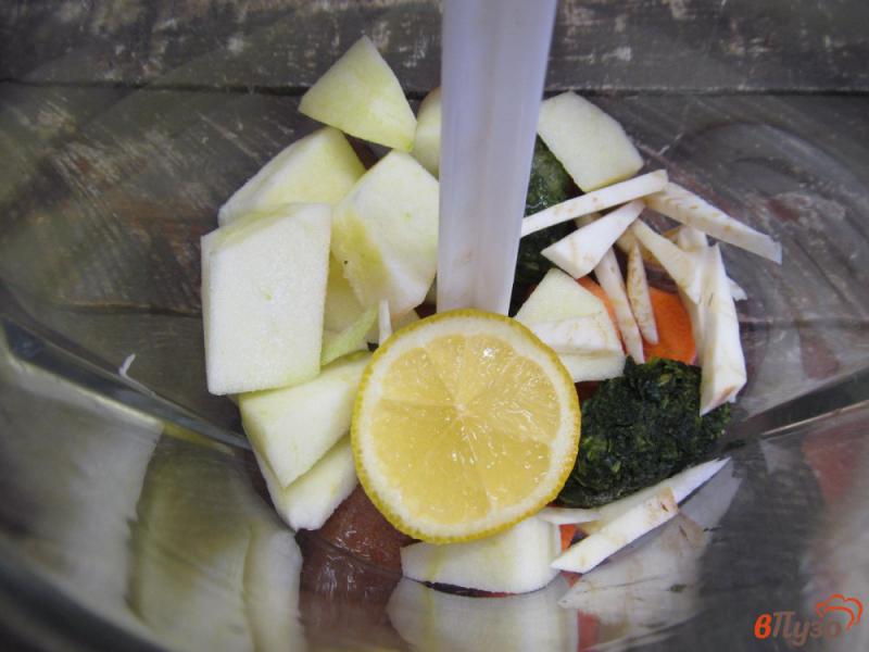 Фото приготовление рецепта: Смузи из овощей и фруктов шаг №3