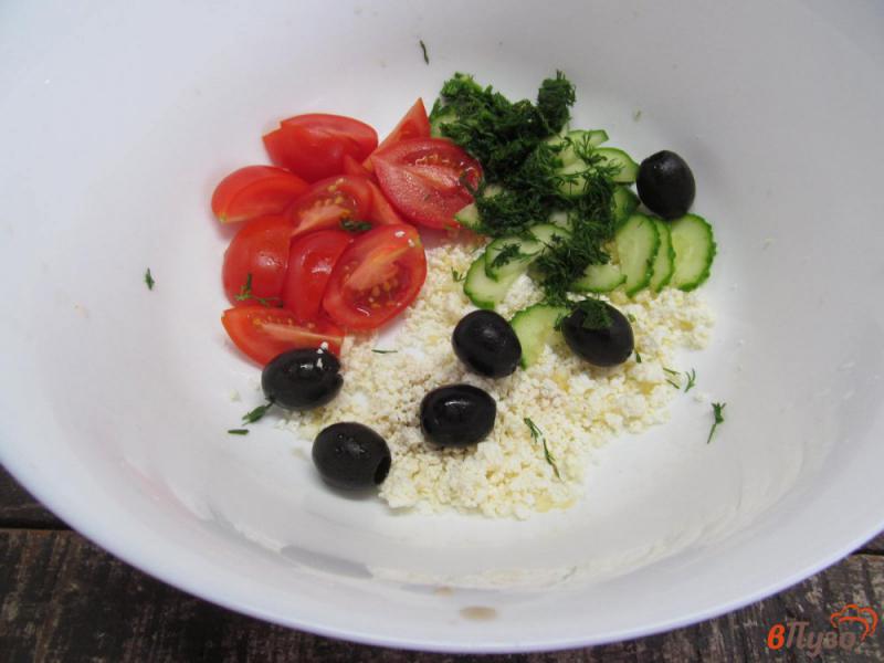 Фото приготовление рецепта: Салат из творога с овощами шаг №2