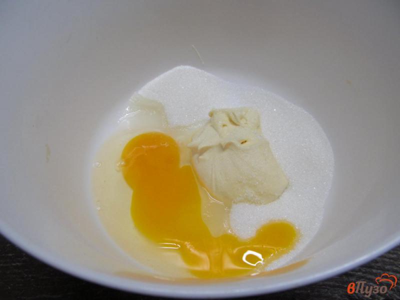 Фото приготовление рецепта: Апельсиновые кексы с клюквой шаг №1